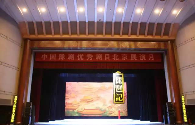 桃子视频污设备在舞台演出中的重要作用